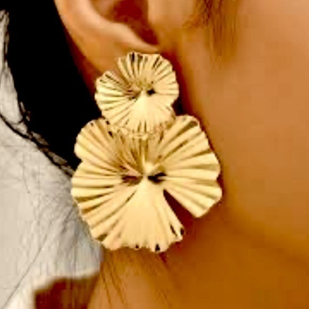Zara flower earrings ginko gold